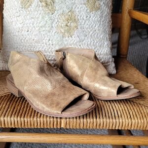 Sofft Natalia perforated sandal, smoke,  size 10M